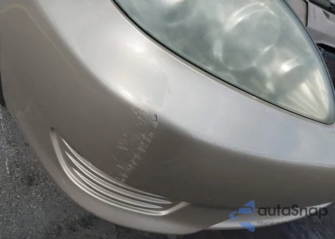 2005 Toyota Camry Le z USA, uszkodzony, nr VIN 4T1BE32K85U562069